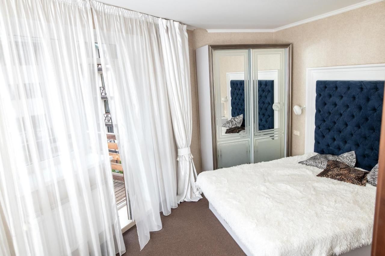 Отель Private Rooms in Grofa Hotel Буковель-11