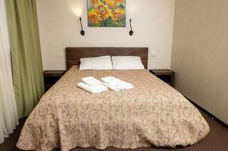 Отель Private Rooms in Grofa Hotel Буковель Трехместный номер-2