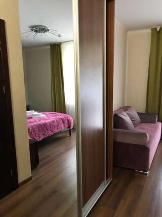Отель Private Rooms in Grofa Hotel Буковель Семейный номер-7