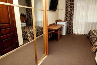 Отель Private Rooms in Grofa Hotel Буковель Двухместный номер с 1 кроватью-7