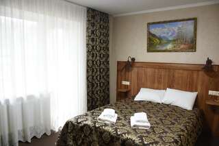 Отель Private Rooms in Grofa Hotel Буковель Двухместный номер с 1 кроватью-9