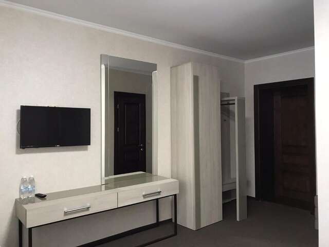 Отель Private Rooms in Grofa Hotel Буковель-40
